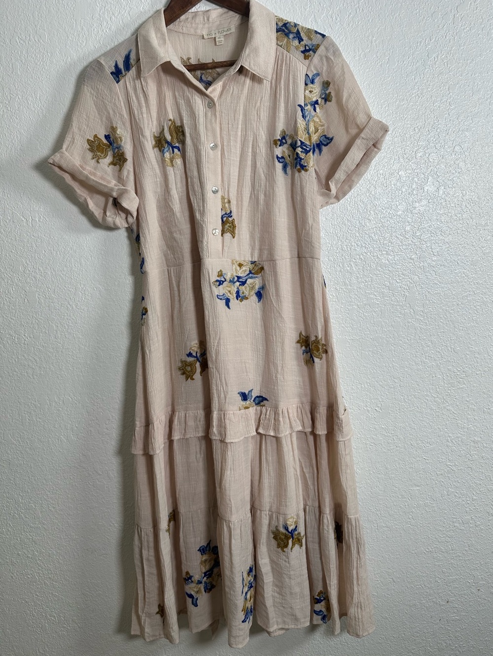 Fig + Flower Estilo Tiered Floral Embroidered Dress Size M - Picture 2 of 8